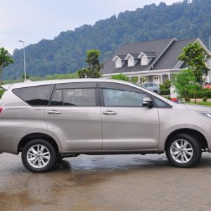 Cho taxi Tháng 7 Chỗ Toyota Innova