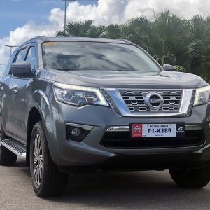 Cho taxi Tự Lái 7 Chỗ Nissan Terra